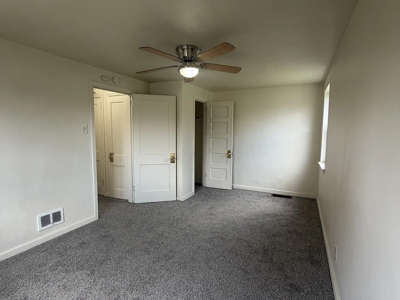 1110 Overland Avenue - 2 — Photo 2