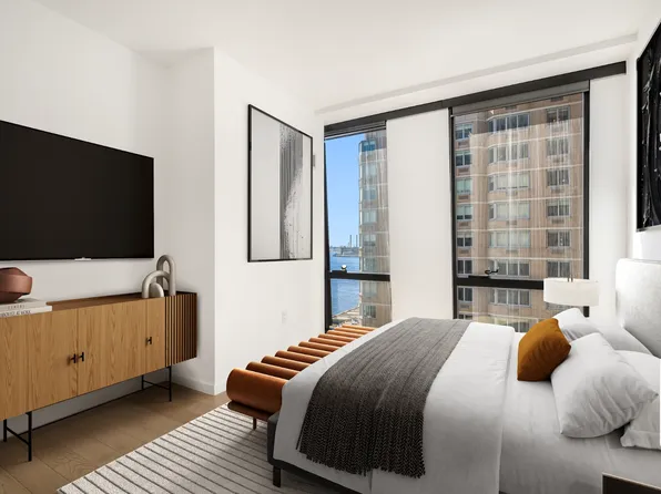 626 1st Avenue image 2 of 38