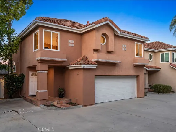 208 Calabria Ct, Costa Mesa, CA 92627