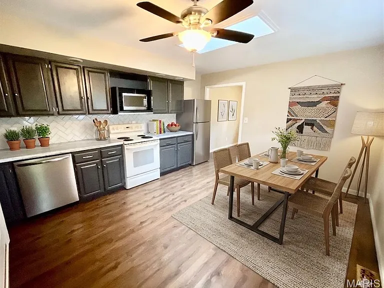 208 Harvard Dr — Photo 17