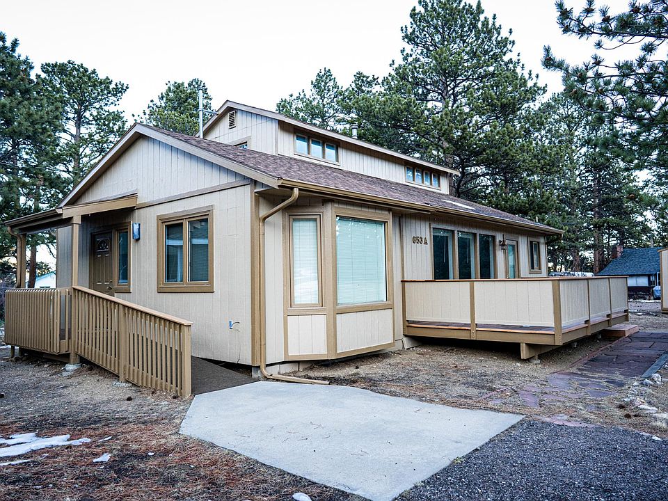Front of the house with wheelchair accessibility