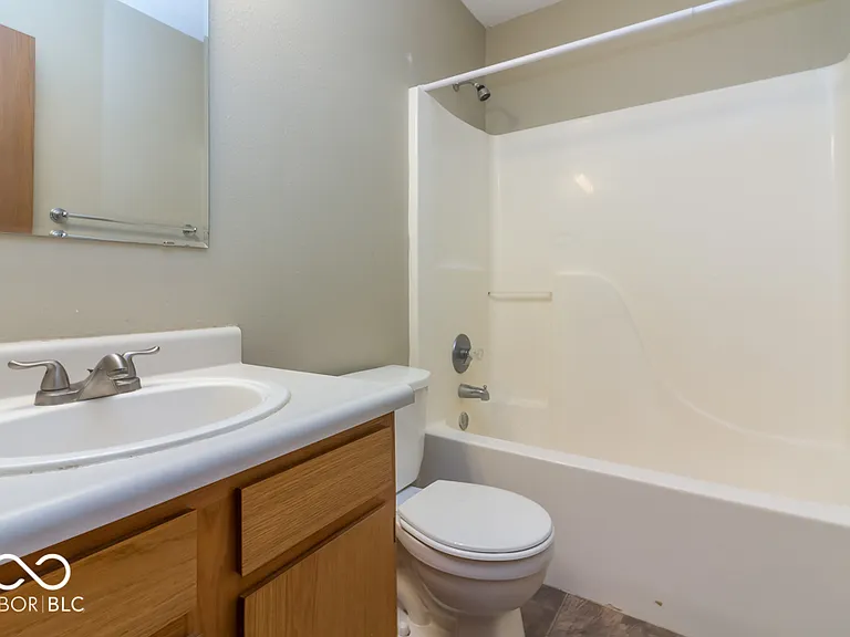 5810 Rolling Bluff Ln — Photo 7
