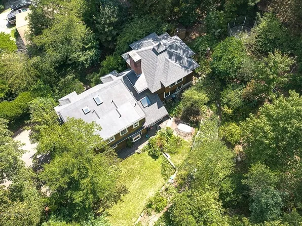 55 Pleasant St, Lexington, MA 02421