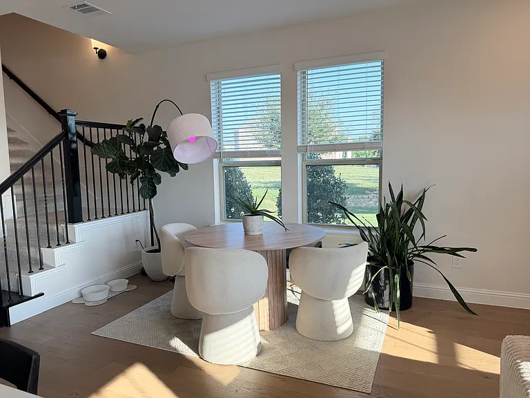 7933 Sunset Blvd — Photo 2