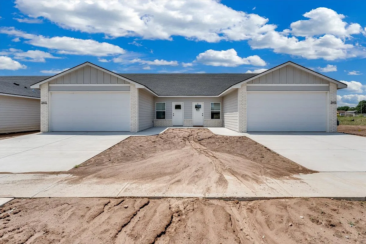4 bed, 1373 sqft, $1,699 — Photo 3