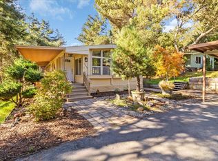 17595 Pond Derosa Ln #24, Salinas, CA 93907