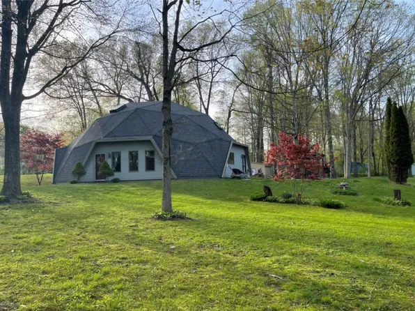 721 Sarsi Trl, Mercer, PA 16137