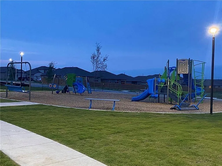 361 Sonterra Dr — Photo 31
