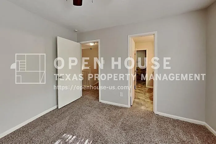 14922 Spring Lake Dr — Photo 14