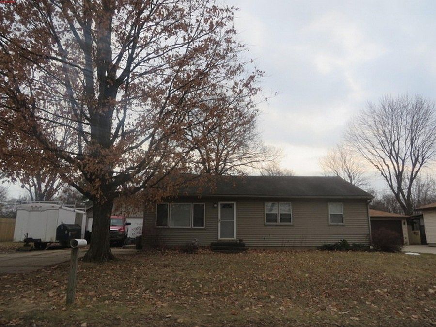 1st image of 3013 Lotus Ln