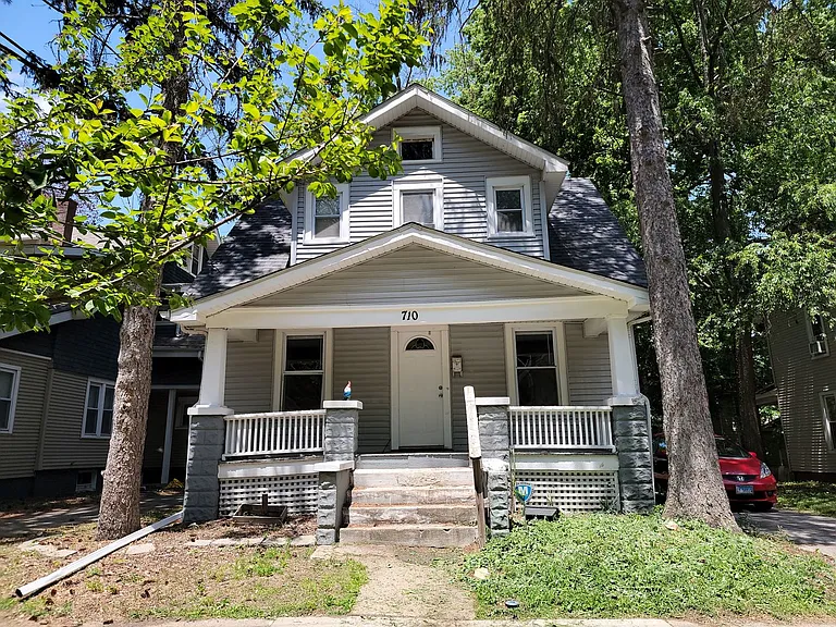 710 W Illinois St — Photo 1