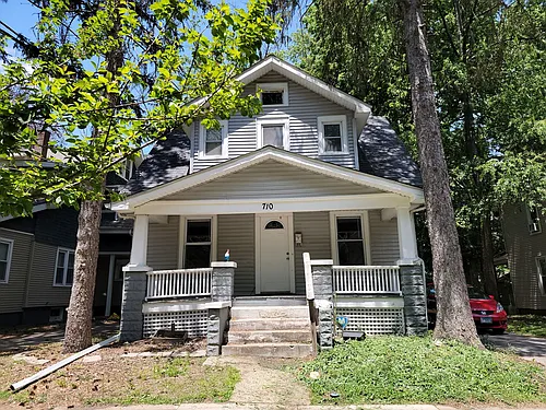 710 W Illinois St Photo 1