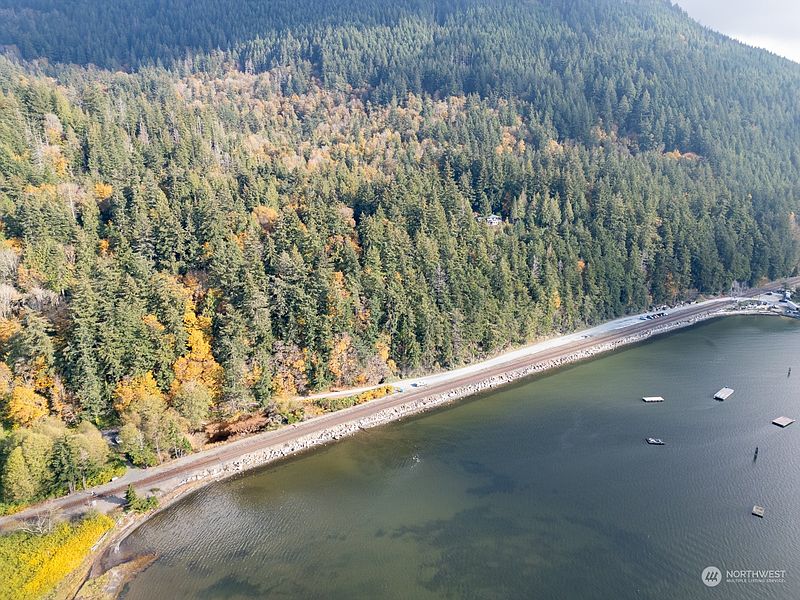 3rd image of 2190 Chuckanut Drive