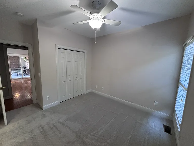 420 Lake Forest Dr SE — Photo 9
