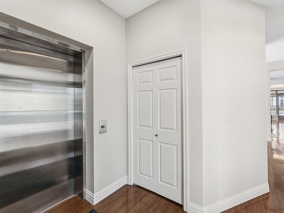 4th image of 10009 102nd Ave NW #401