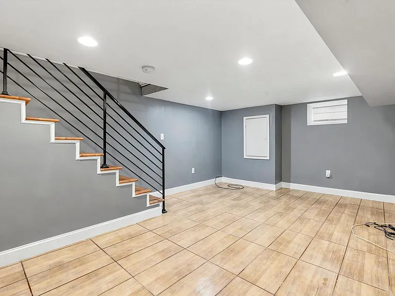 2504 Manton St — Photo 24