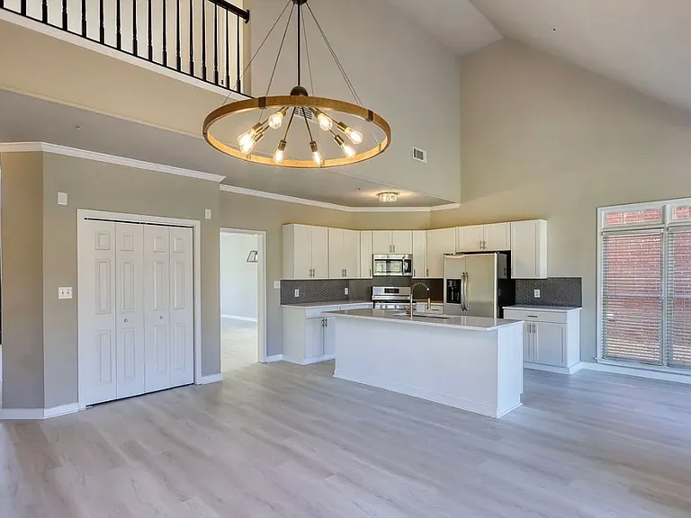 2111 Highland Club Dr SE — Photo 11