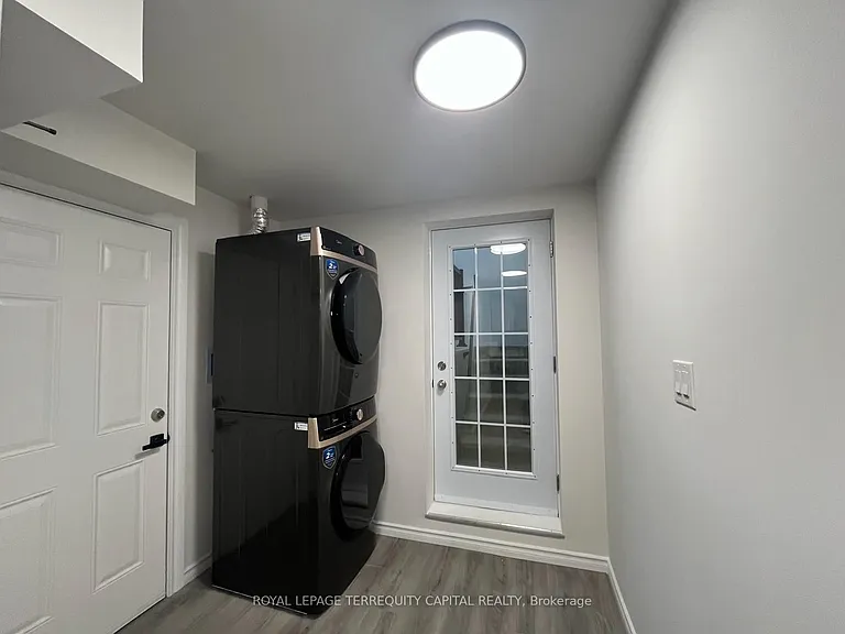 1416 Maple Rd #1 — Photo 8