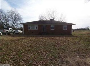 7303 Old 421 Rd, Liberty, NC 27298