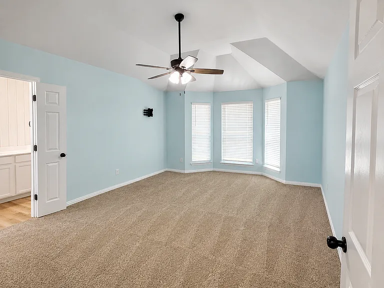 309 Catherine St — Photo 11