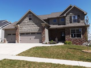 5018 Londonderry Rd, Bloomington, IL 61705