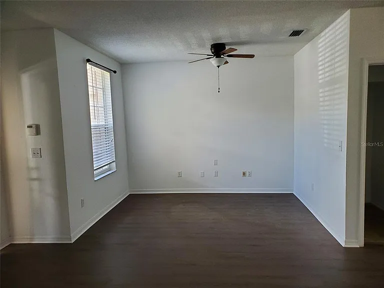 1411 Sedgwick Dr — Photo 8