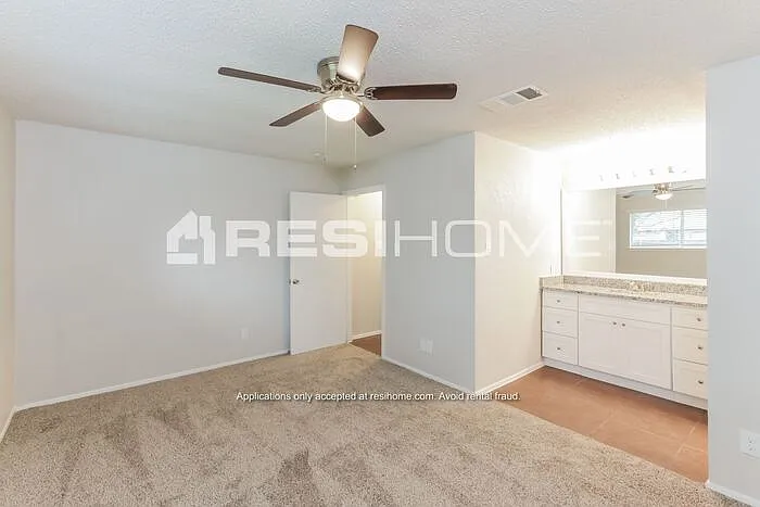 913 Pepperidge Ct — Photo 9