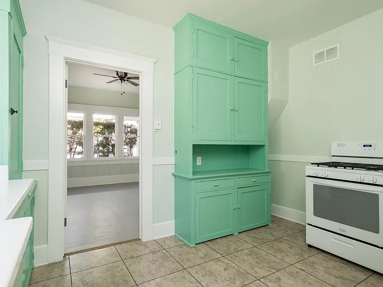 2129 Market St — Photo 11
