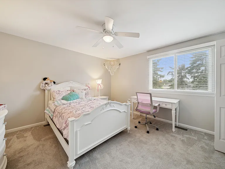 4976 Saddle Brook Ct — Photo 31