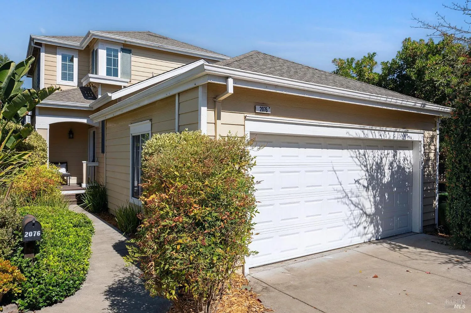 2076 Easton Drive photo 1
