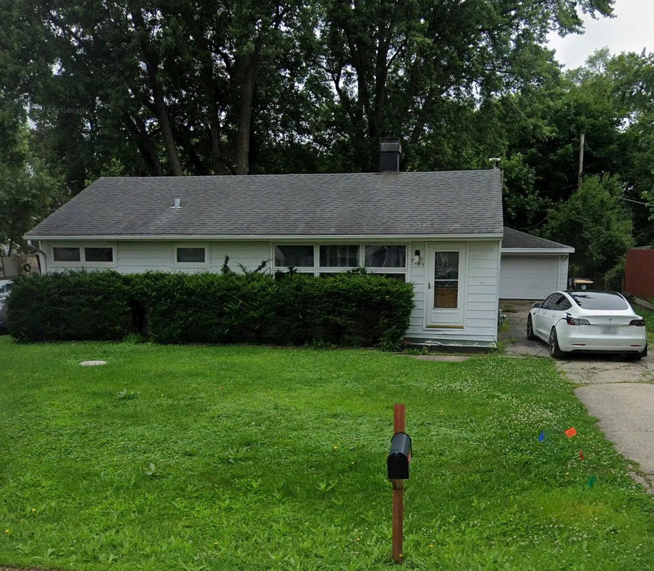 3 bed, 1050 sqft, $2,490 — Photo 1