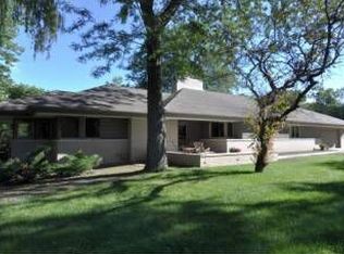 1400 E Brown Deer Rd, Bayside, WI 53217