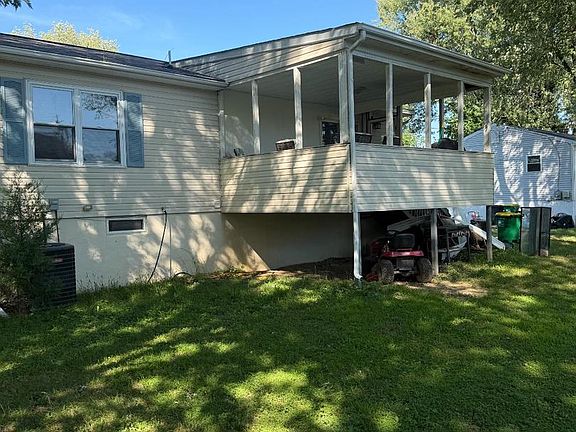 2nd image of 522 New St