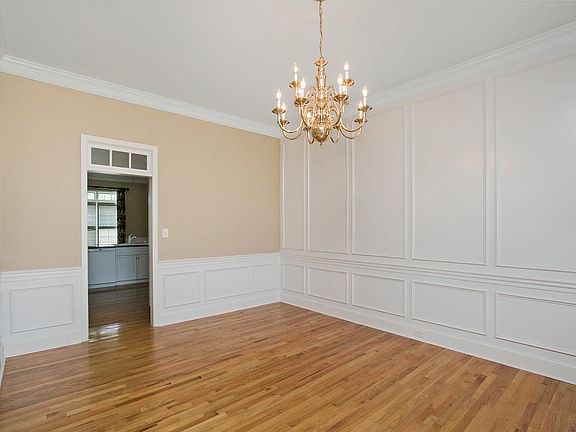 5th image of 110 Knob Hill Dr