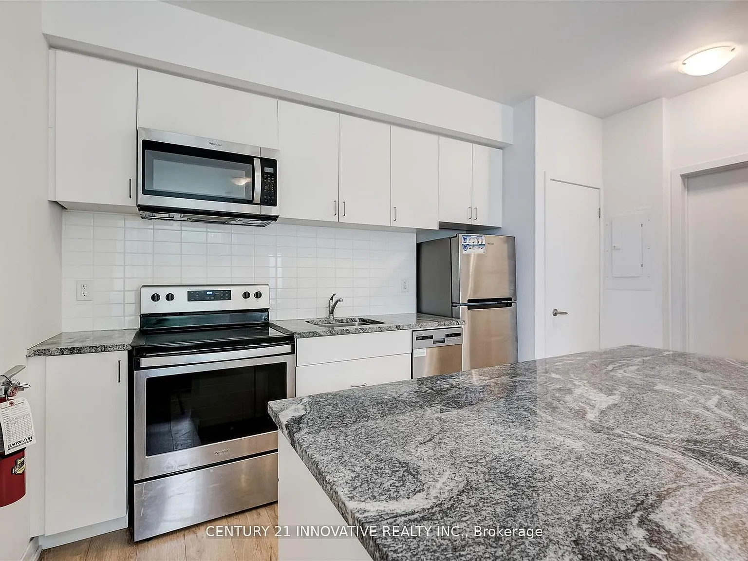 3 bed, $1,000 — Photo 3