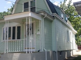 24 3rd St, Fords, NJ 08863