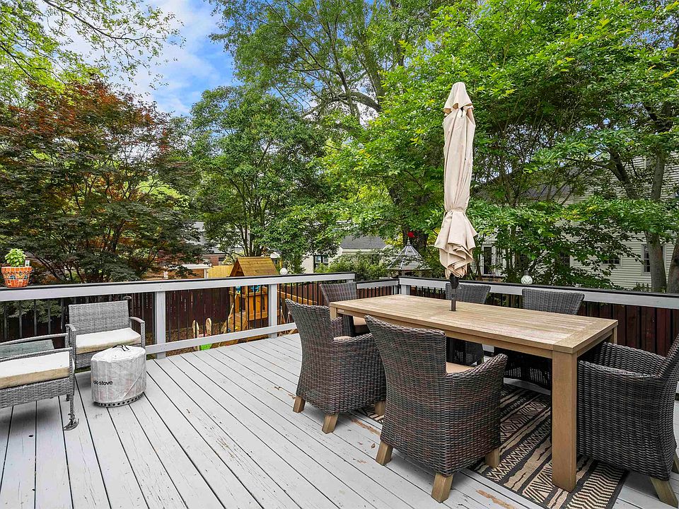 8 Lanneau Dr, Greenville, SC 29605 Zillow