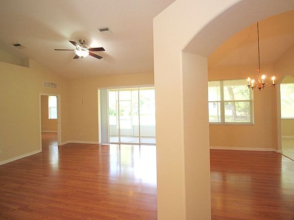 4th image of 6 Pinelynn Ln