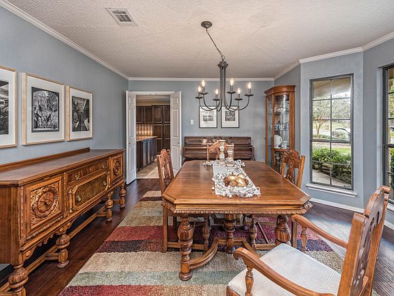 3rd image of 10010 Forest View Dr