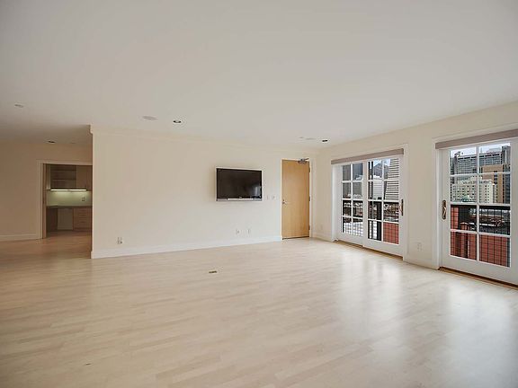 4th image of 567 Vallejo St #401