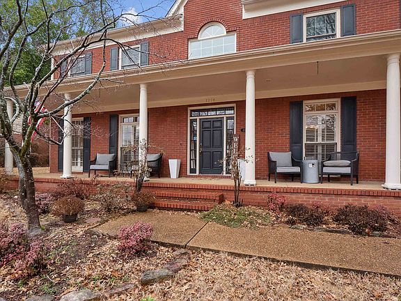3rd image of 1174 Autumn Lake Dr