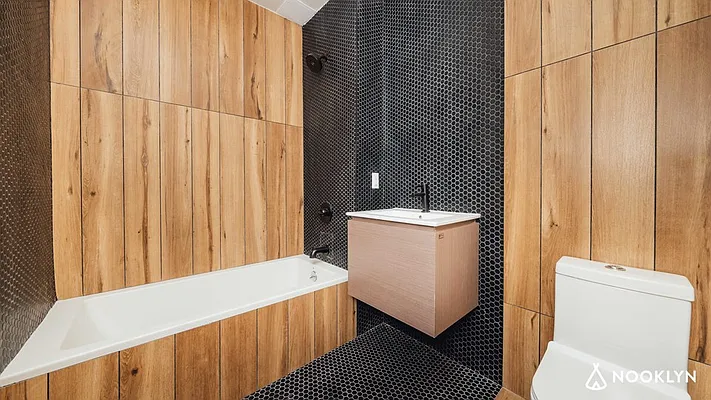 Rented by Nooklyn NYC LLC | media 105