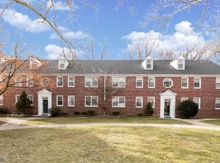 495 Main St APT E5, Chatham, NJ 07928