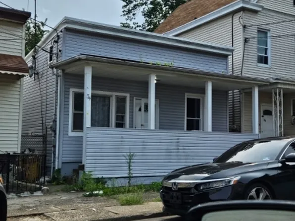 34 8Th Ave, Paterson City, NJ 07524
