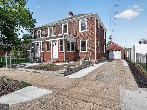 2nd image of 3044 N Merrimac Rd