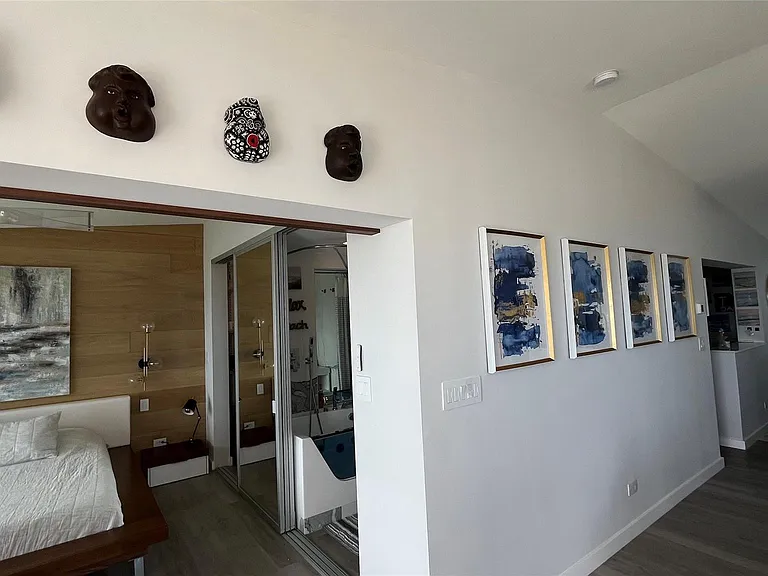 1041 E Hillsboro Blvd #3 — Photo 9
