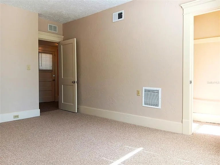830 37th Ave S — Photo 23
