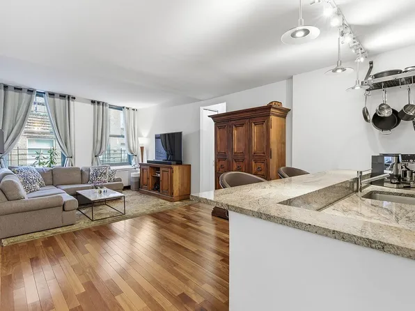 80 John St APT 11C, New York, NY 10038
