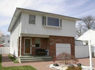 2732 Winona Rd, Baldwin, NY 11510