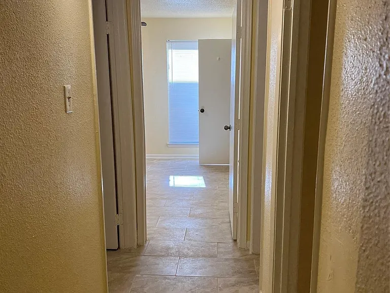 9000 Bissonnet St #705 — Photo 12